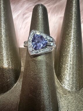 Vintage 925 Sterling Silver Trillion-Cut Tanzanite with cubic zirconia sz6